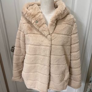 FAUX FUR COAT WITH HOOD, EUC 💕
